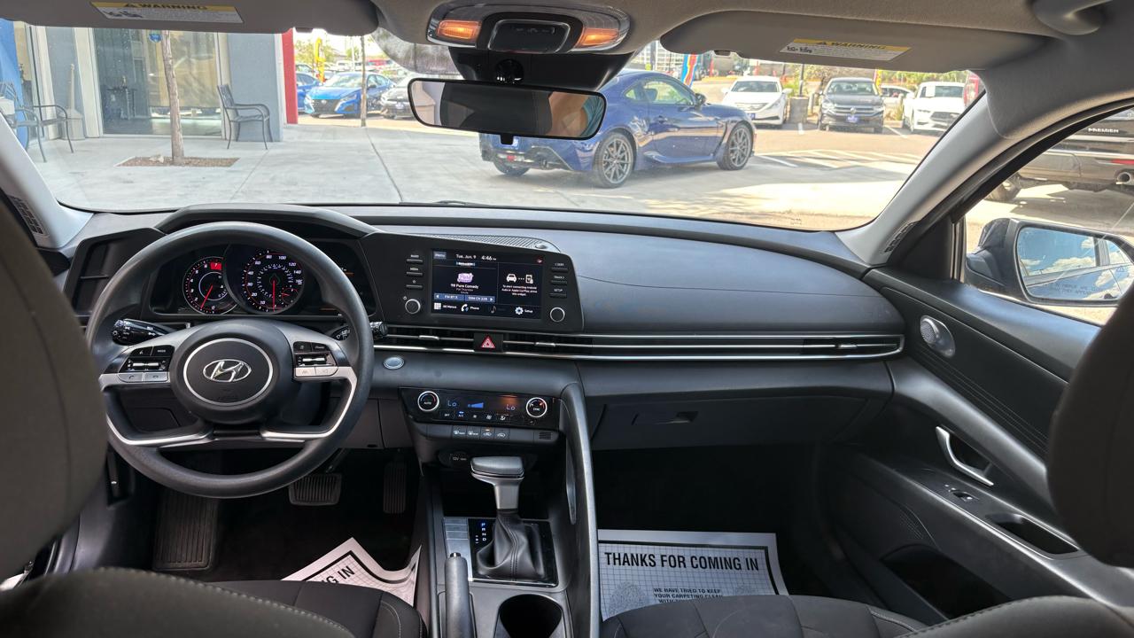 Hyundai Elantra SEL 2023
