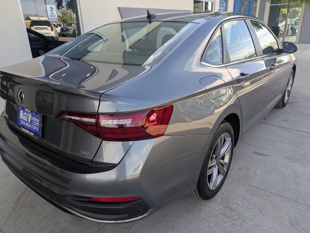 Volkswagen Jetta SE 2024