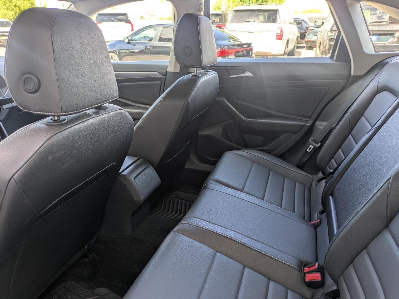 Volkswagen Jetta SE 2024