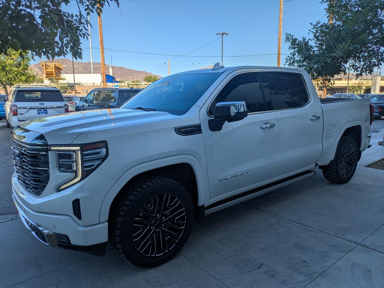 GMC Sierra 1500 Denali Ultimate Crew Cab 4WD 2022