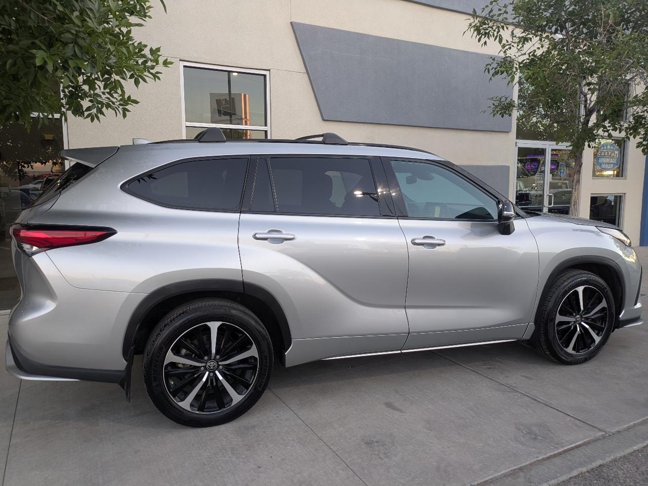 Toyota Highlander XSE FWD V6 2021