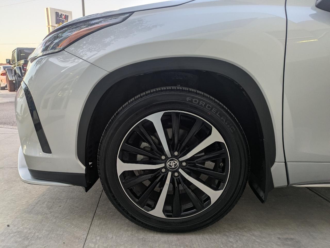 Toyota Highlander XSE FWD V6 2021