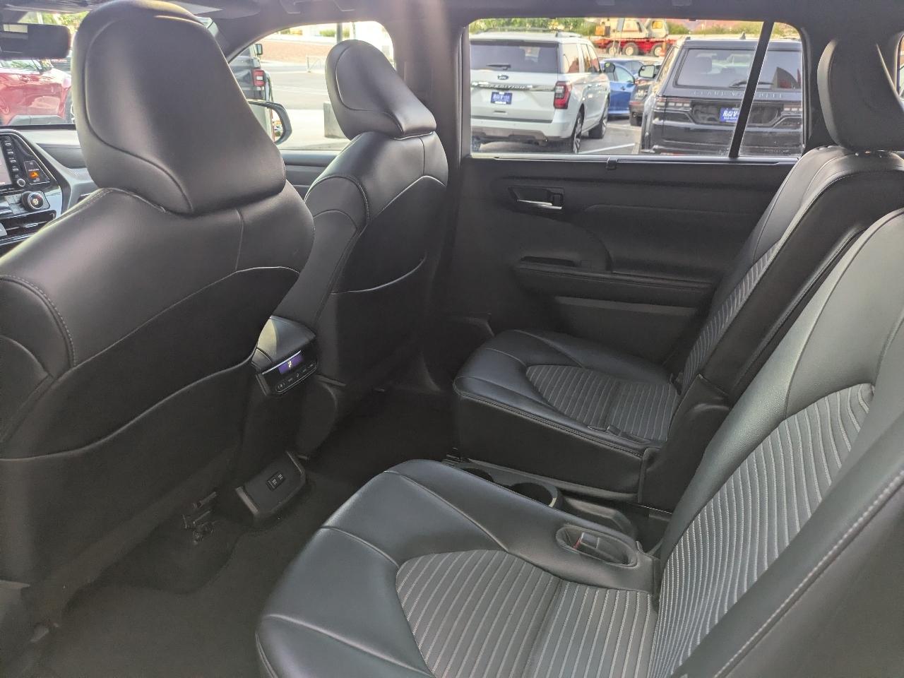 Toyota Highlander XSE FWD V6 2021