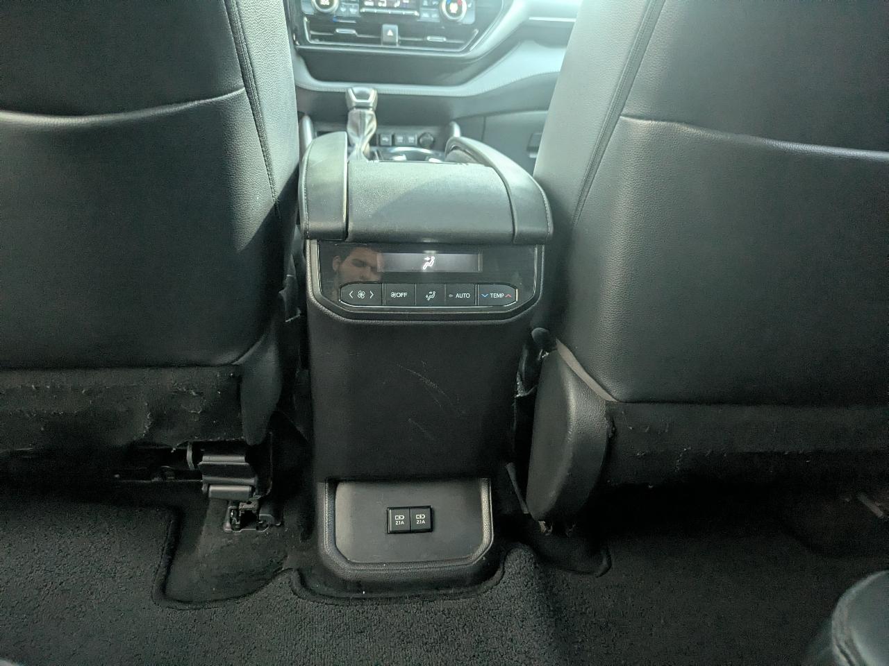 Toyota Highlander XSE FWD V6 2021