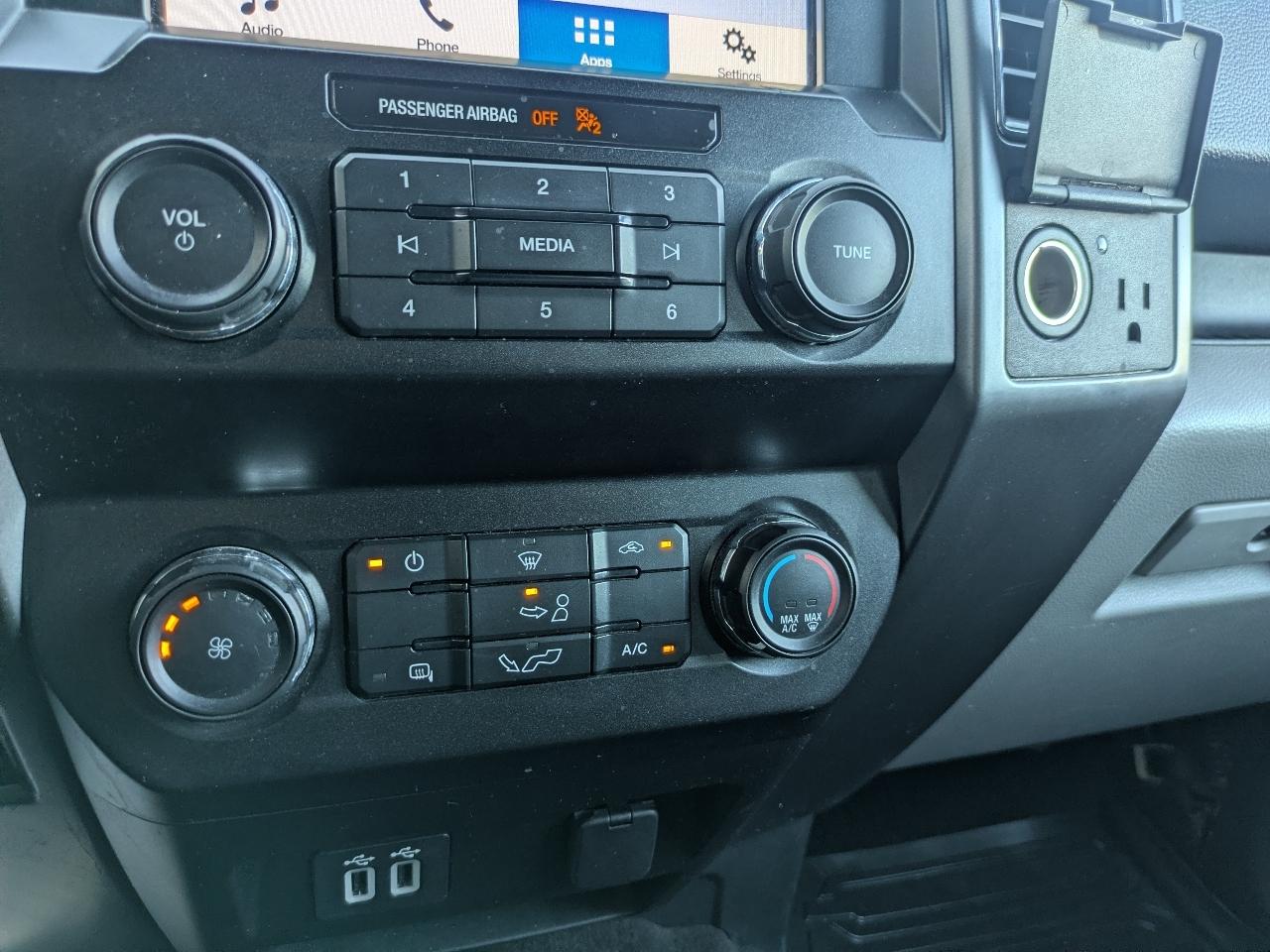 Ford F-150 4WD Reg Cab 126" XLT 2019