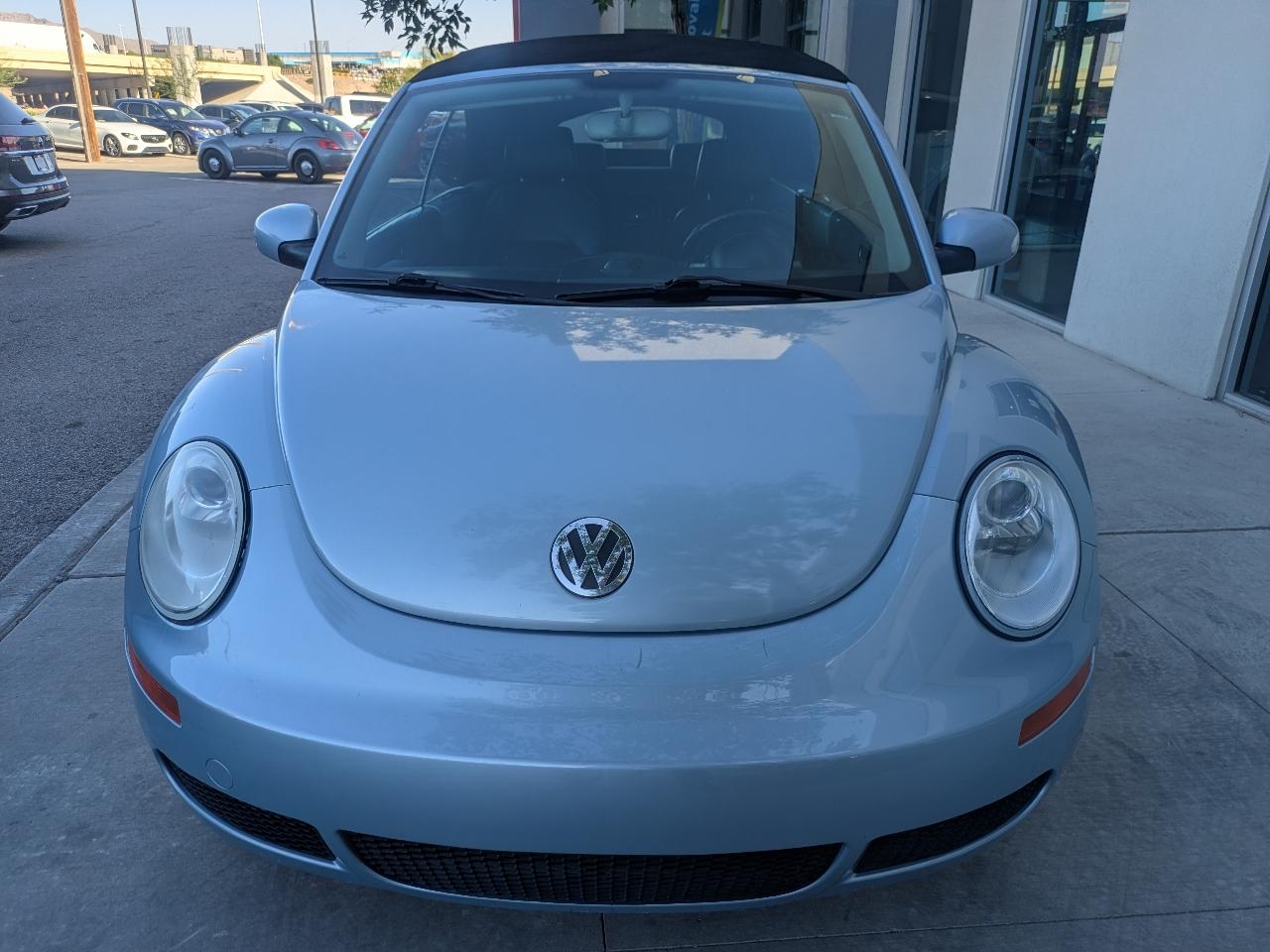 Volkswagen New Beetle 2.5L Convertible 2010