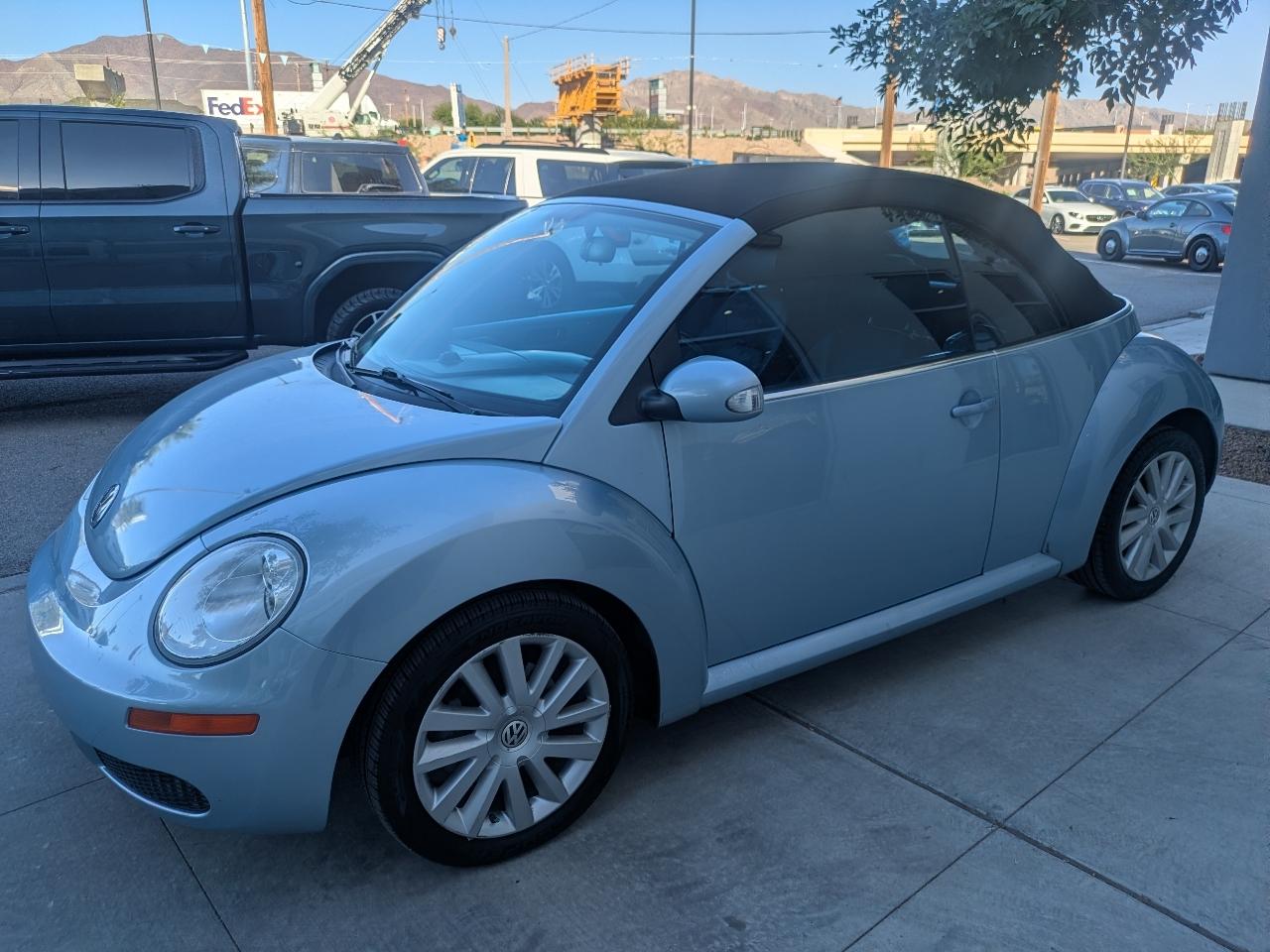 Volkswagen New Beetle 2.5L Convertible 2010