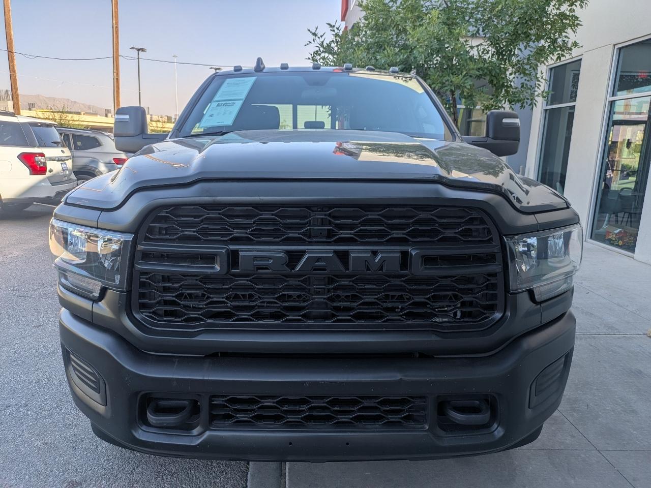 RAM 3500 Tradesman Crew Cab 4WD DRW 2024
