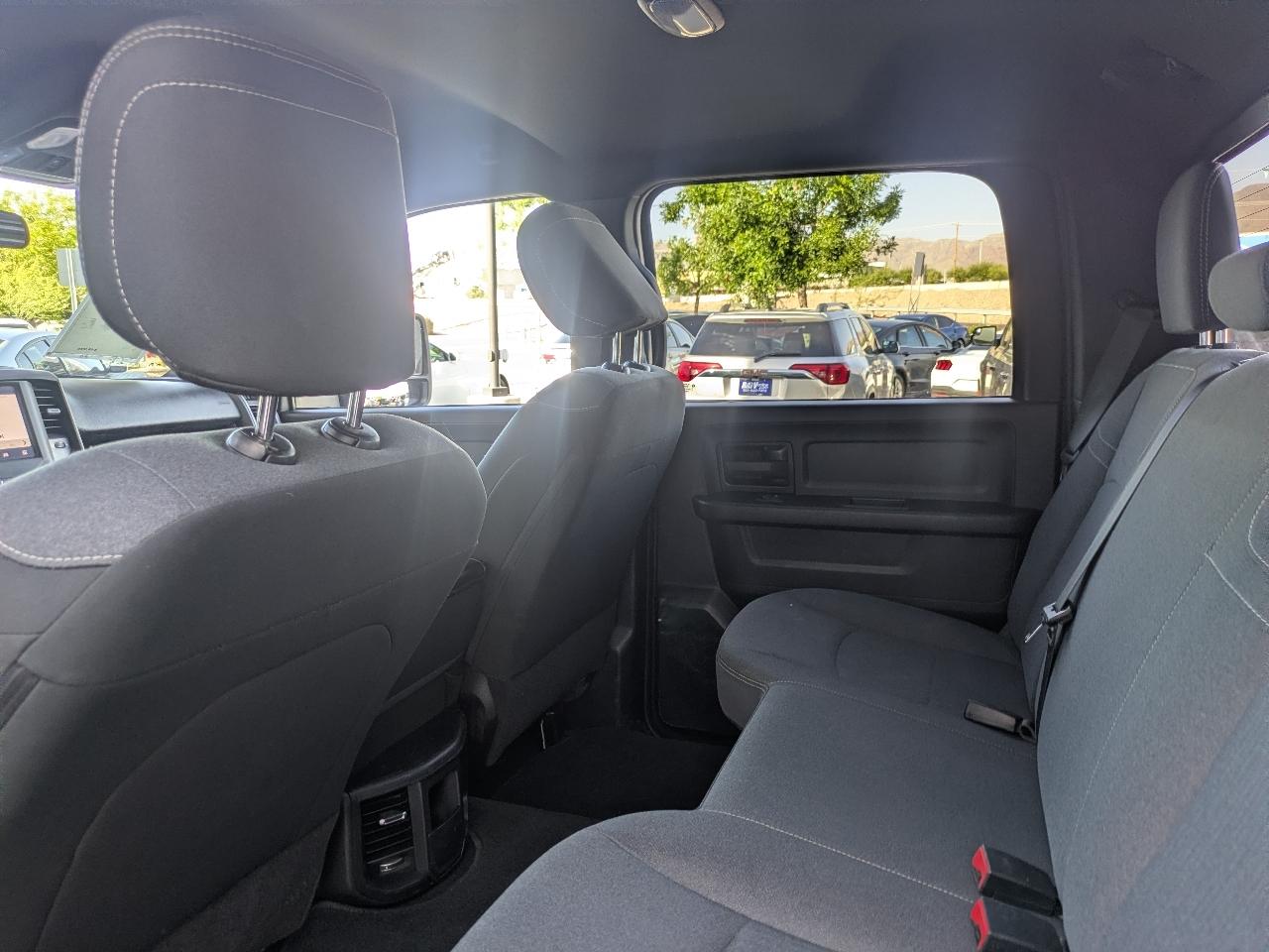 RAM 3500 Tradesman Crew Cab 4WD DRW 2024