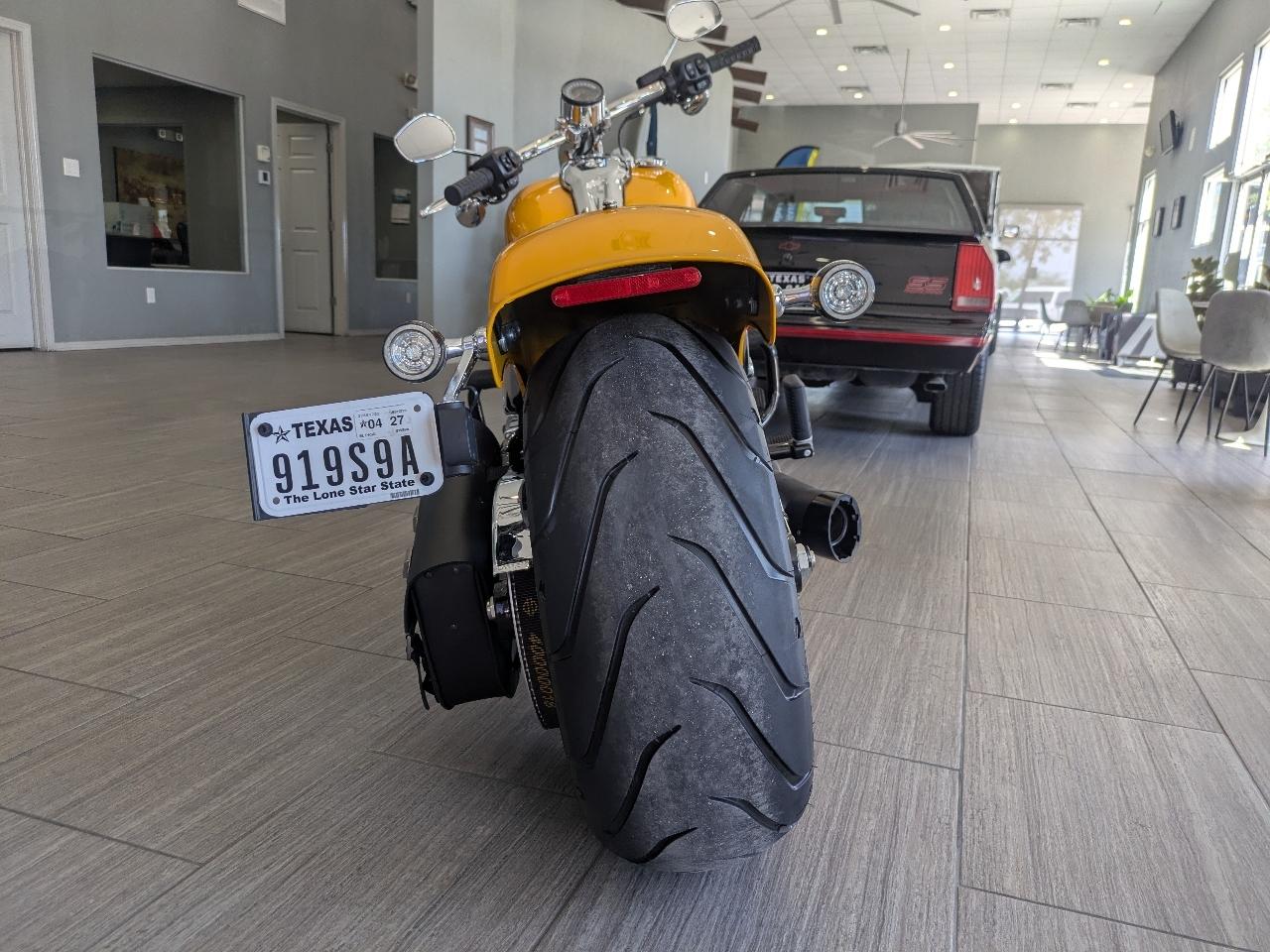 Harley-Davidson Breakout  2025
