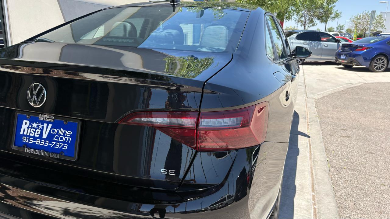 Volkswagen Jetta SE 2024
