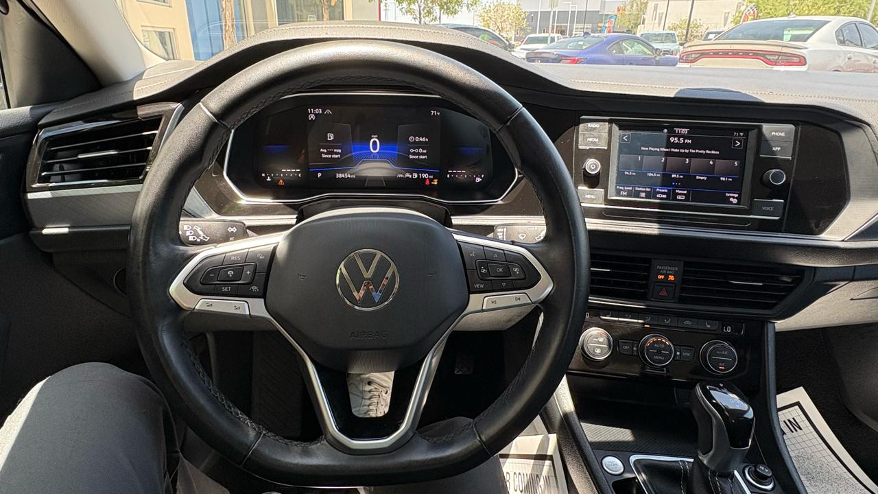 Volkswagen Jetta SE 2024