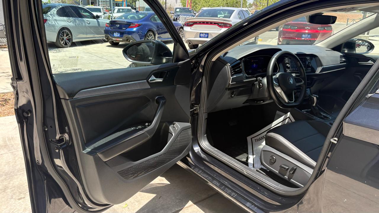 Volkswagen Jetta SE 2024