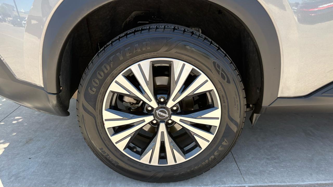 Nissan Rogue SV 2022