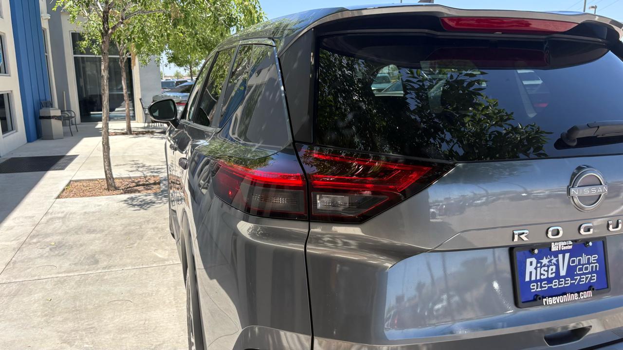 Nissan Rogue SV 2022