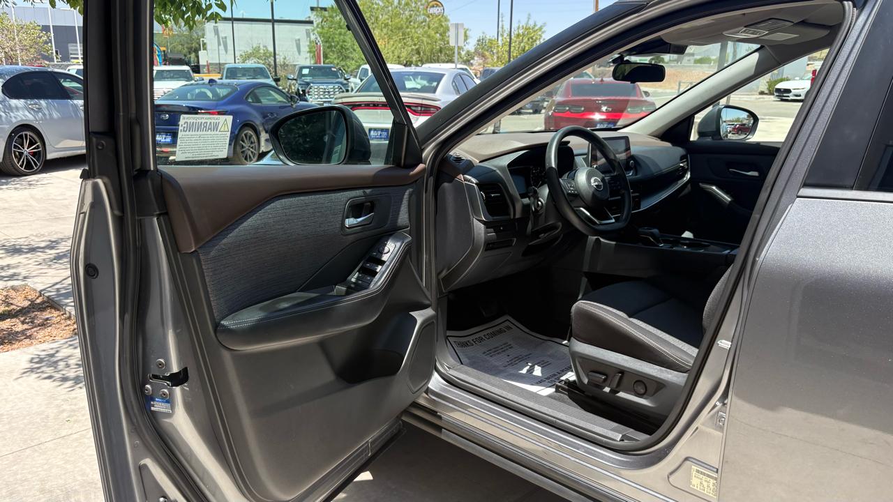 Nissan Rogue SV 2022