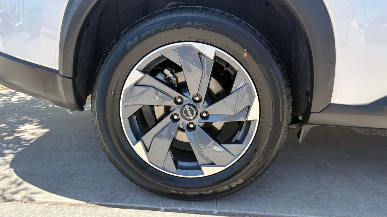 Nissan Rogue SV 2025