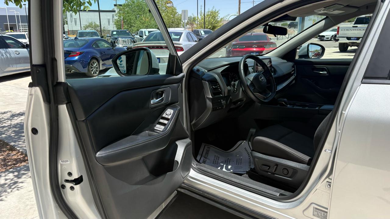 Nissan Rogue SV 2025