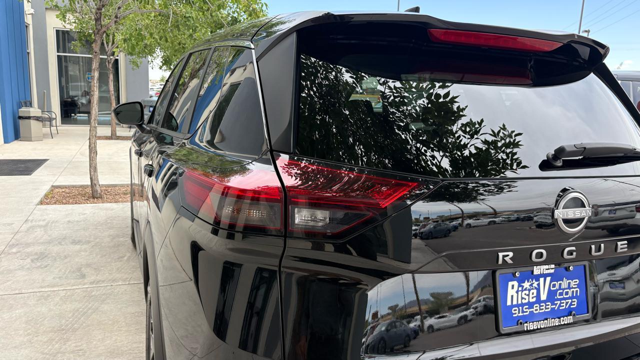 Nissan Rogue SV 2025