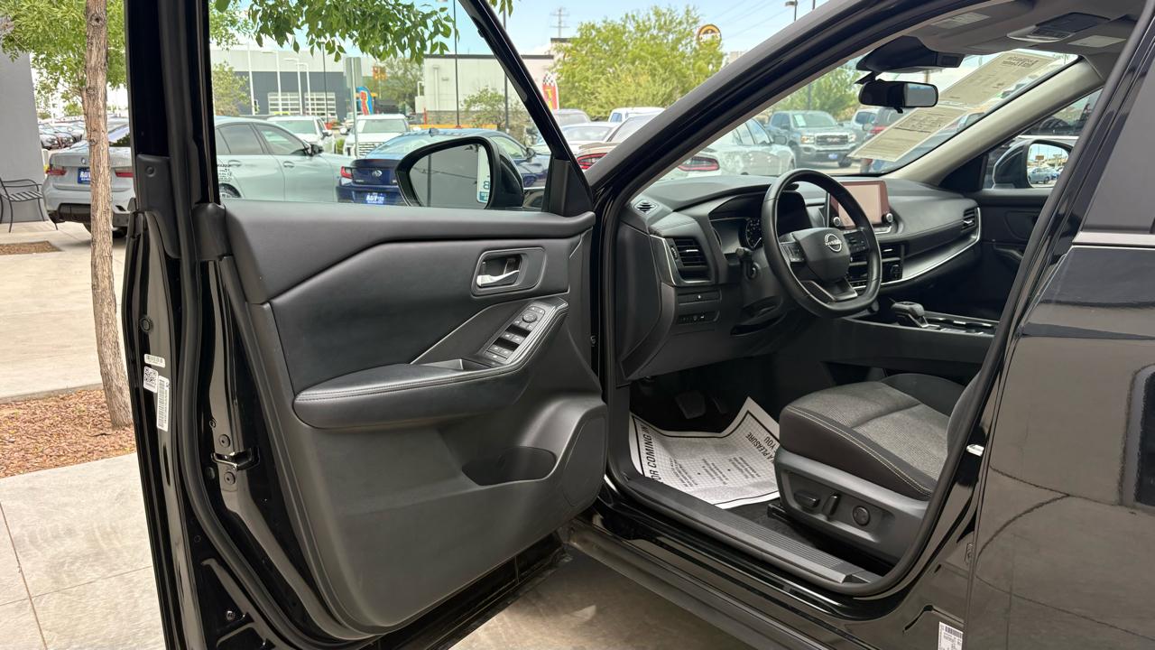 Nissan Rogue SV 2025