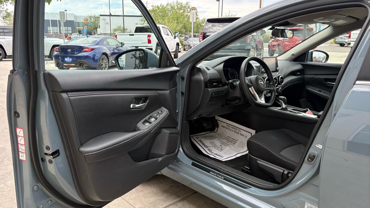 Nissan Sentra SV 2025