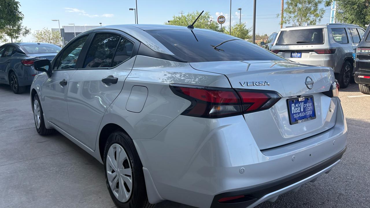 Nissan Versa S CVT 2025
