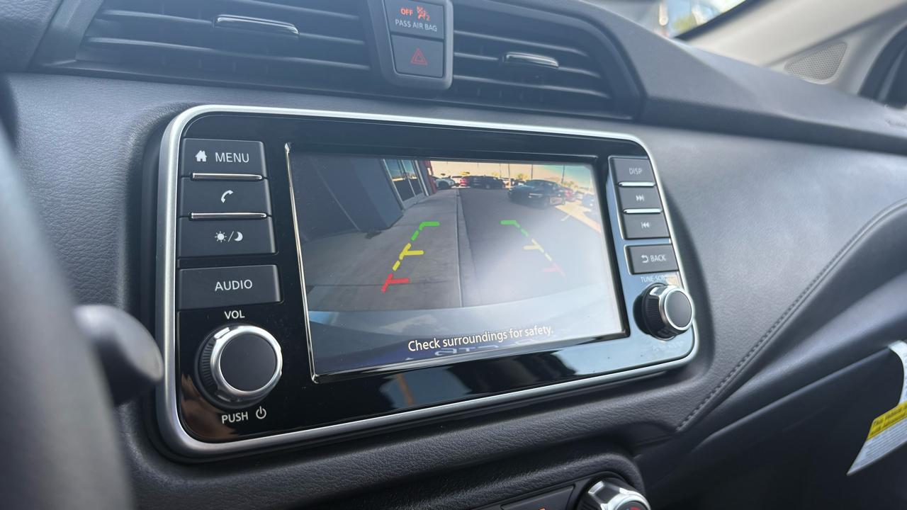 Nissan Versa S CVT 2025