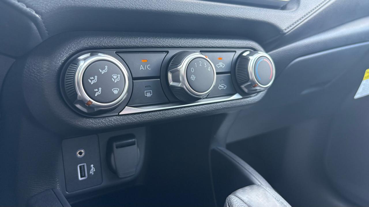 Nissan Versa S CVT 2025