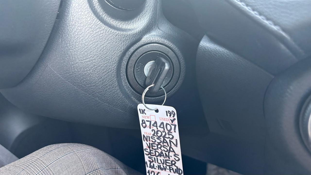 Nissan Versa S CVT 2025