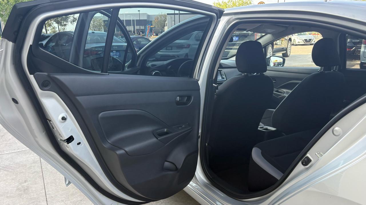 Nissan Versa S CVT 2025