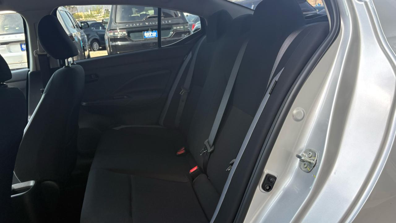 Nissan Versa S CVT 2025