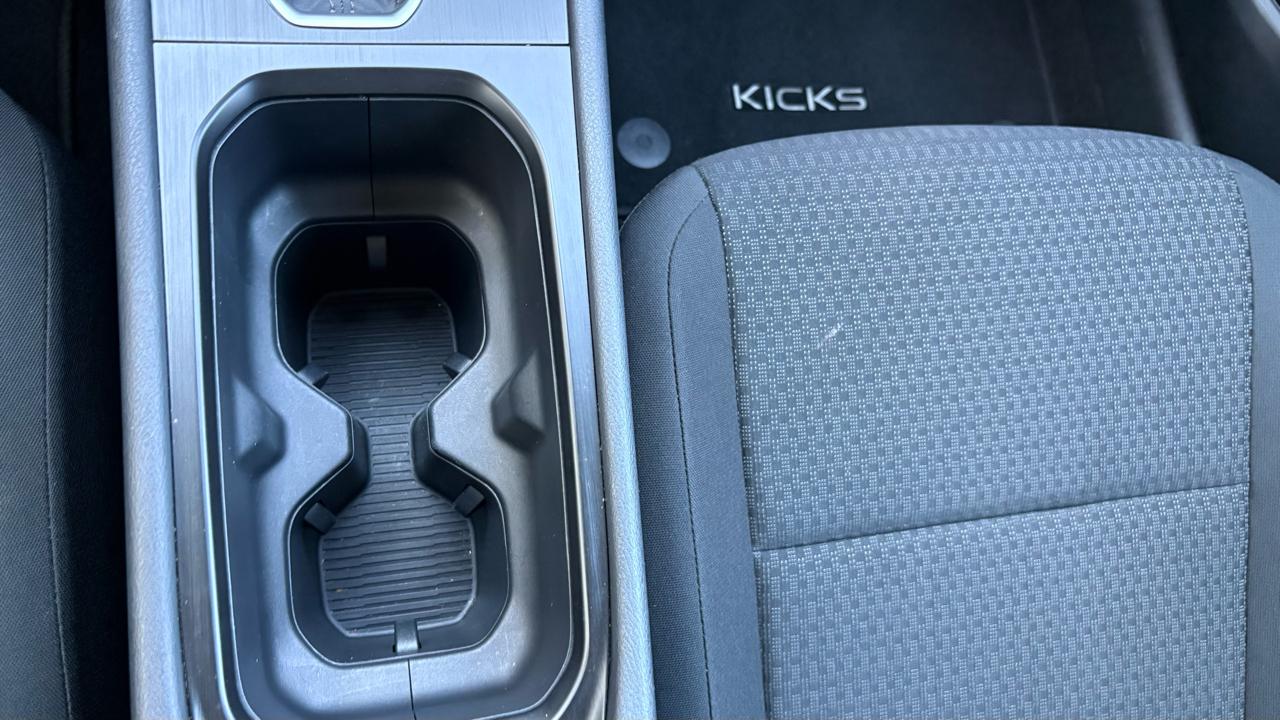 Nissan Kicks S 2025
