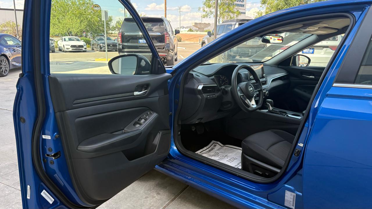 Nissan Altima 2.5 SV 2025