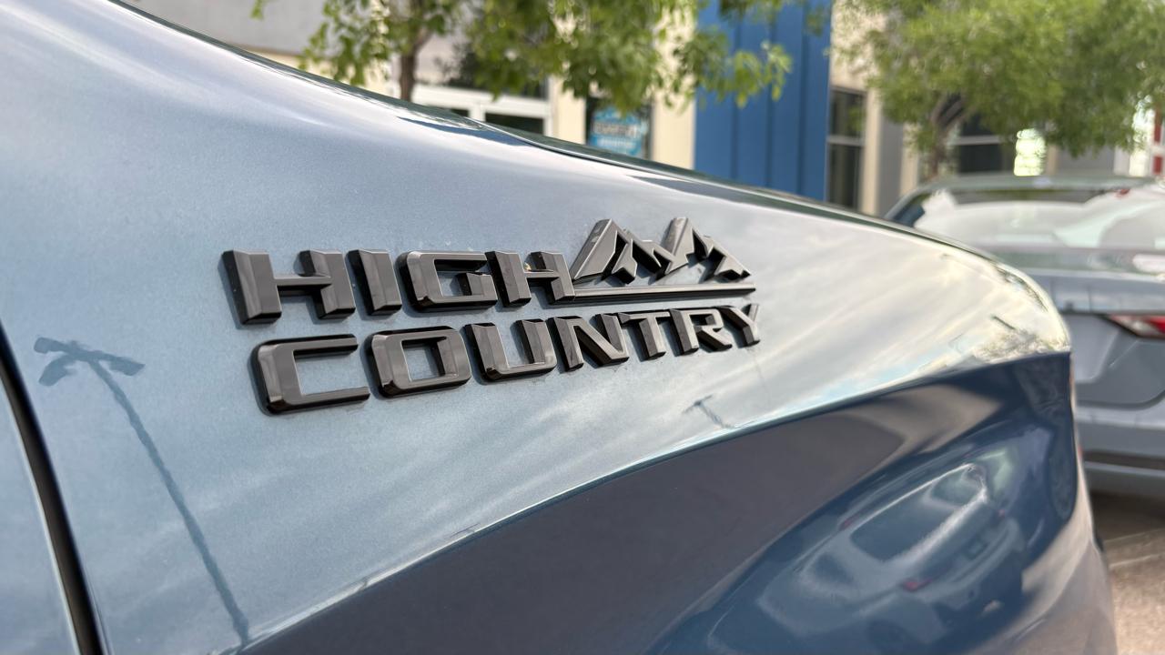 Chevrolet Silverado 1500 High Country Crew Cab 4WD 2024