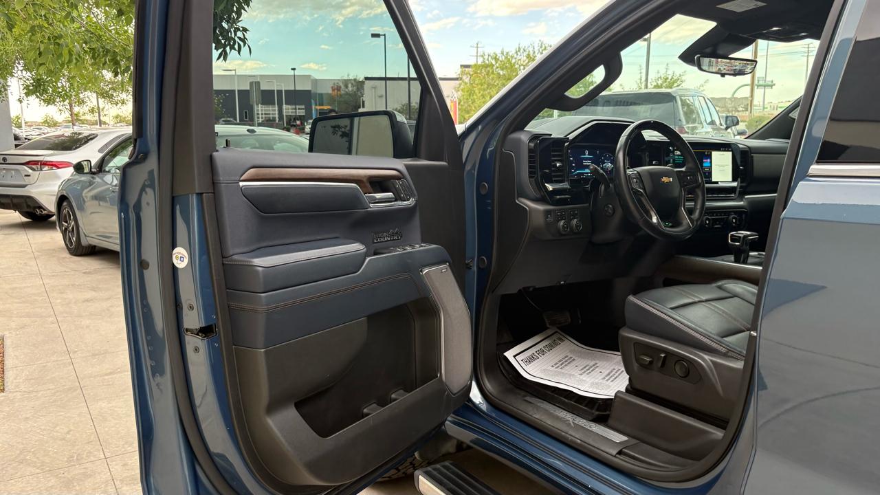 Chevrolet Silverado 1500 High Country Crew Cab 4WD 2024