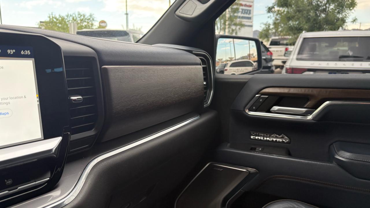 Chevrolet Silverado 1500 High Country Crew Cab 4WD 2024