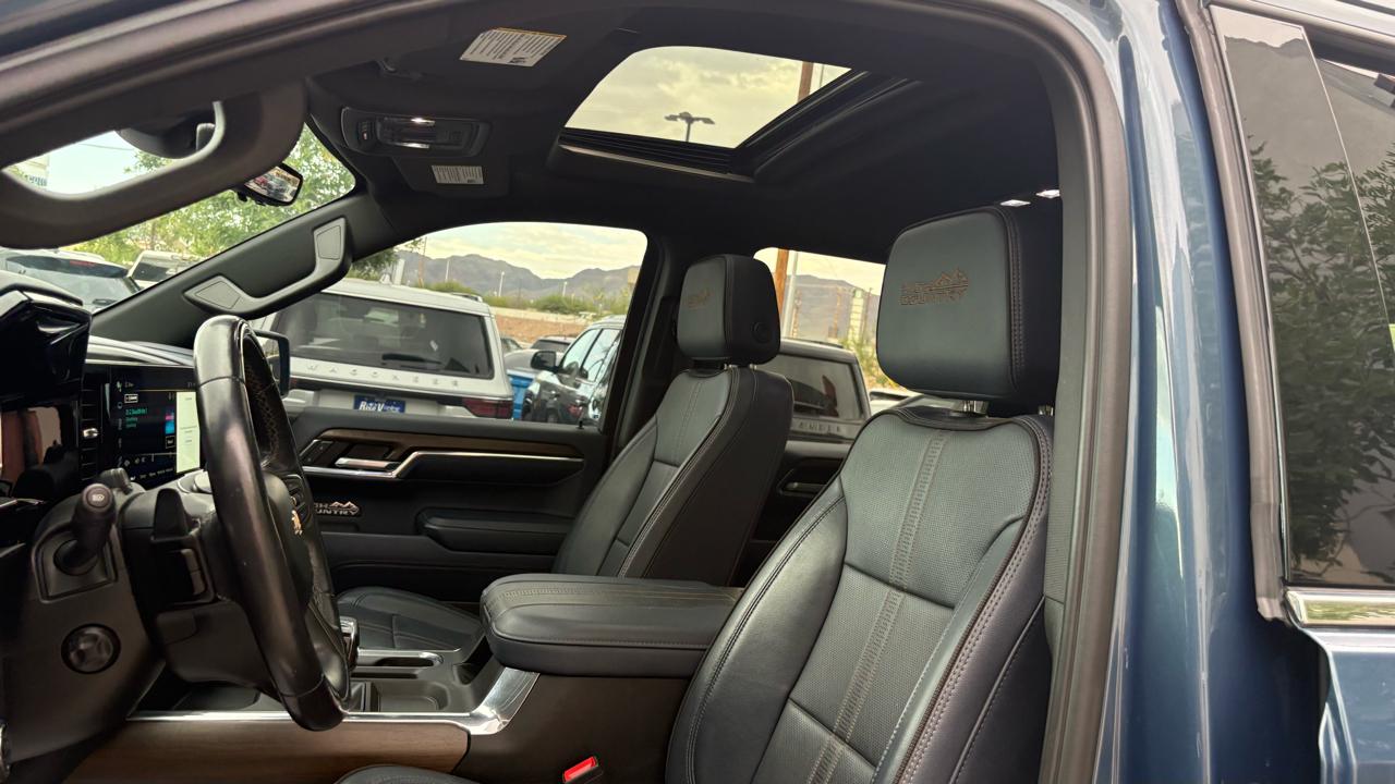 Chevrolet Silverado 1500 High Country Crew Cab 4WD 2024
