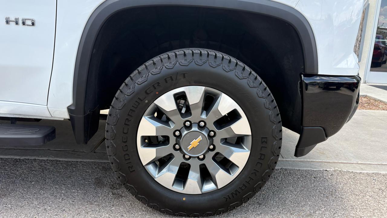 Chevrolet Silverado 2500HD Custom Double Cab Short Box 2WD 2025