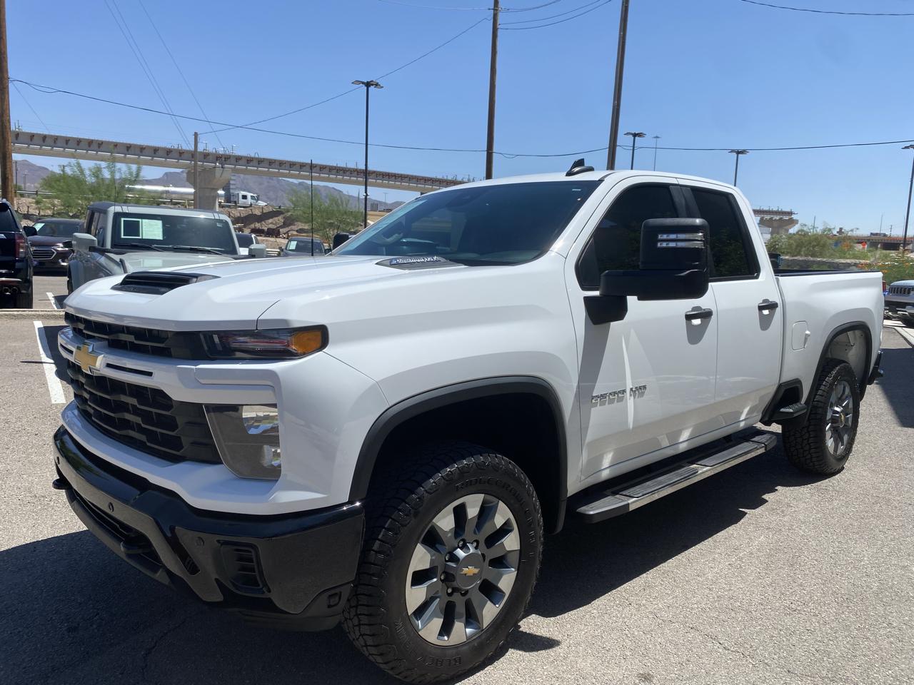 Chevrolet Silverado 2500HD Custom Double Cab Short Box 2WD 2025