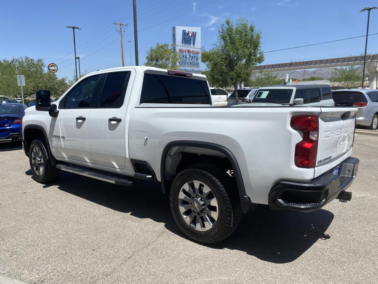 Chevrolet Silverado 2500HD Custom Double Cab Short Box 2WD 2025