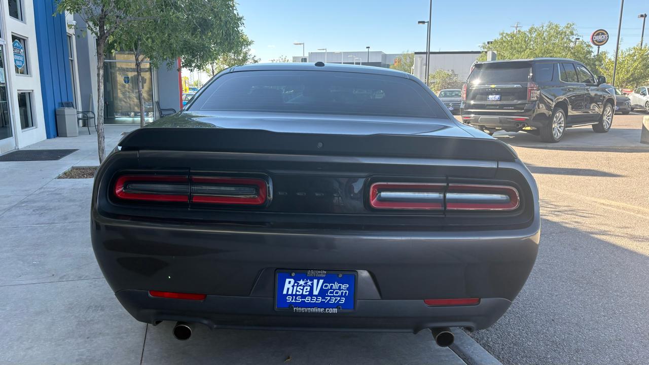 Dodge Challenger SXT 2022