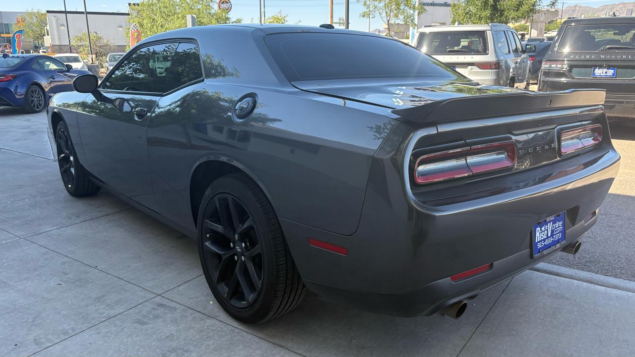 Dodge Challenger SXT 2022