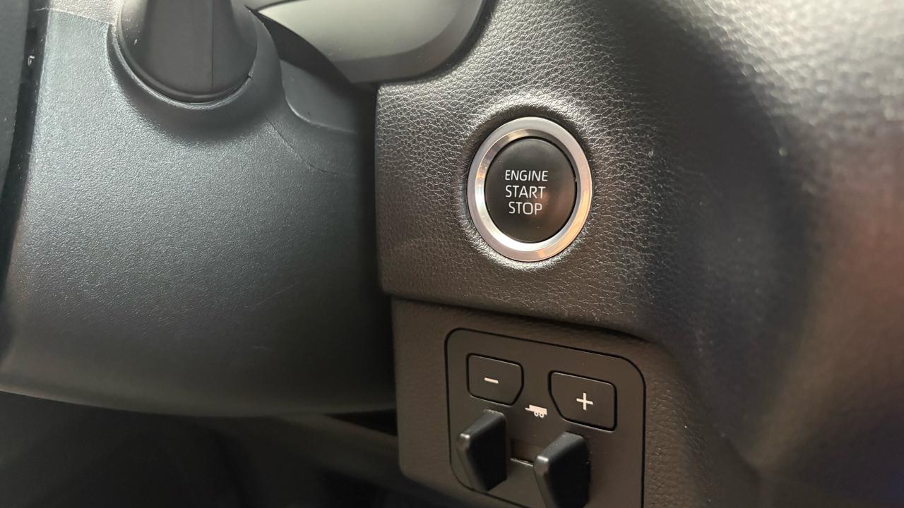 Toyota Tundra SR5 CrewMax 2WD 2023