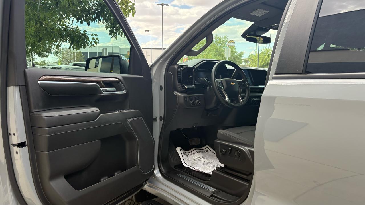 Chevrolet Silverado 1500 LT Crew Cab 2WD 2024