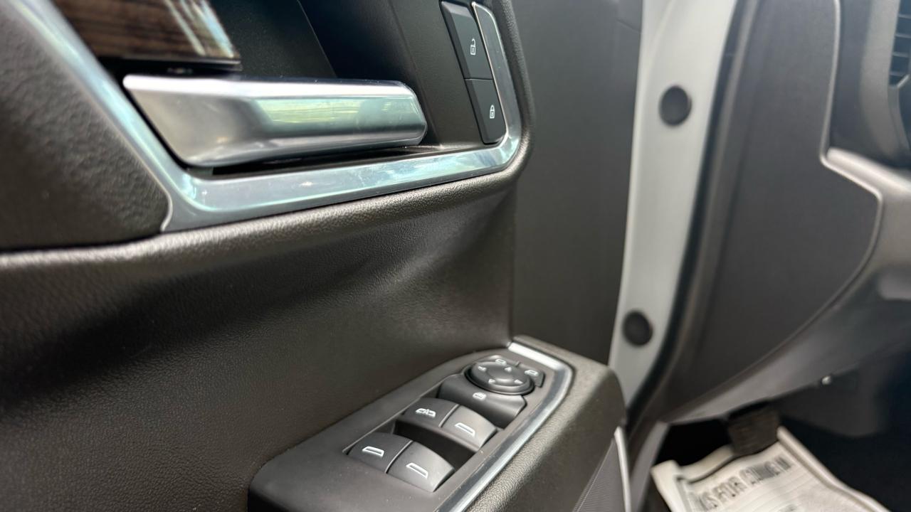 Chevrolet Silverado 1500 LT Crew Cab 2WD 2024