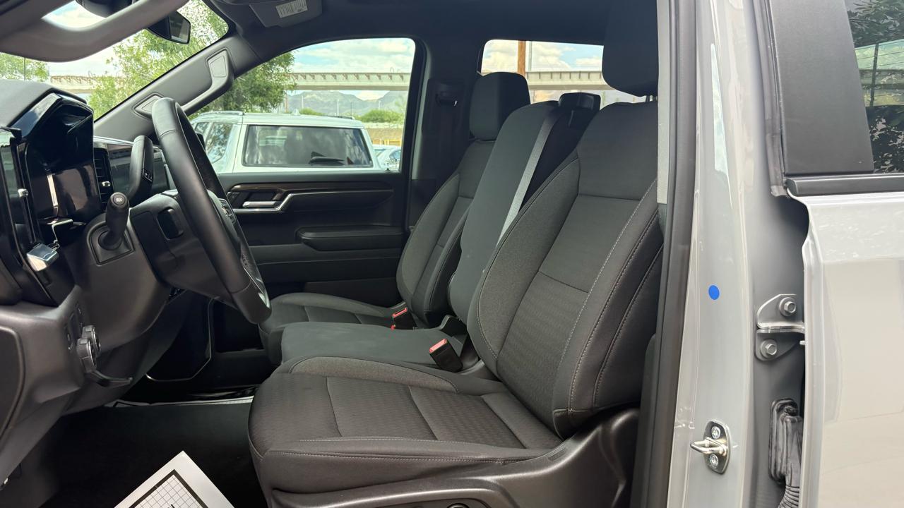 Chevrolet Silverado 1500 LT Crew Cab 2WD 2024