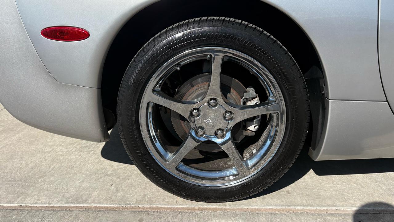 Chevrolet Corvette Coupe 2004
