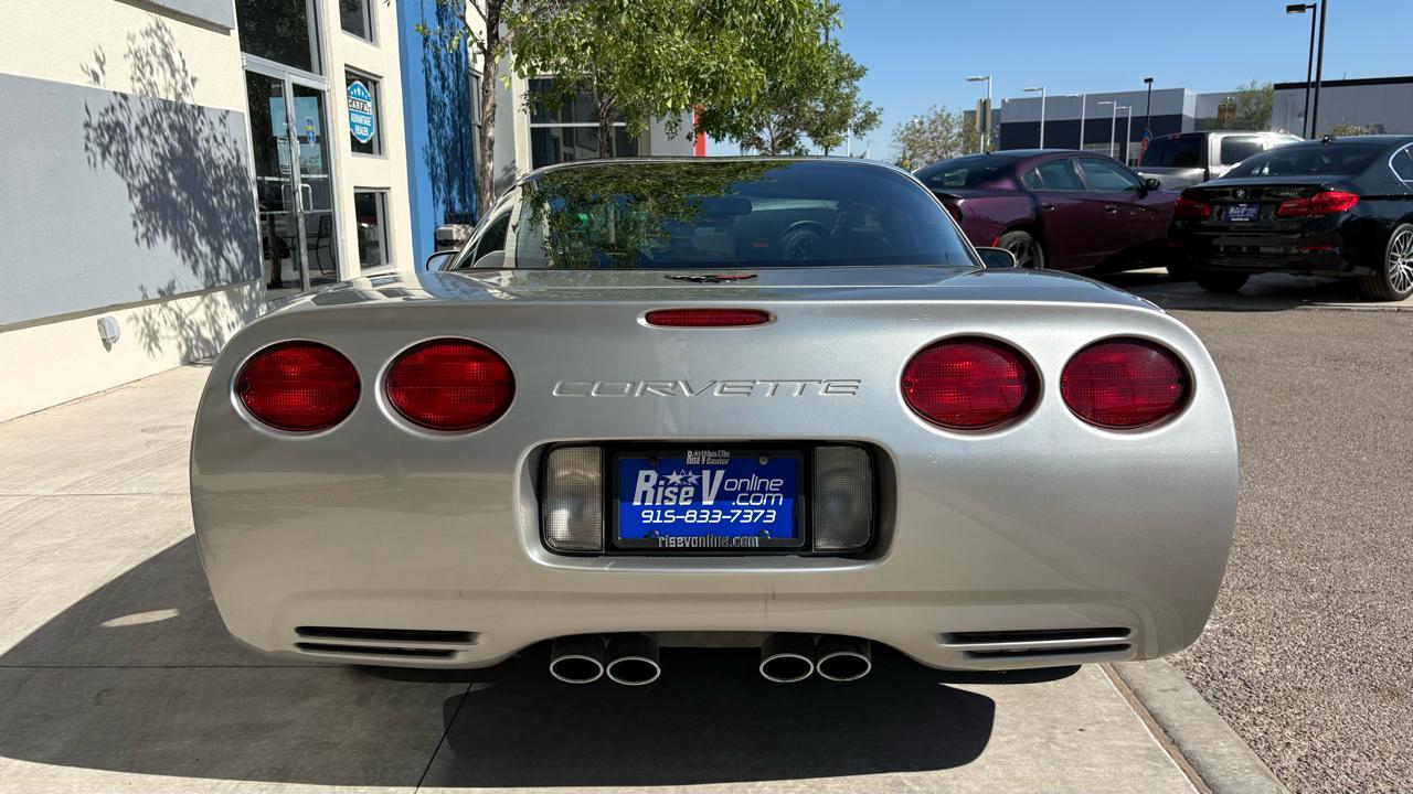 Chevrolet Corvette Coupe 2004
