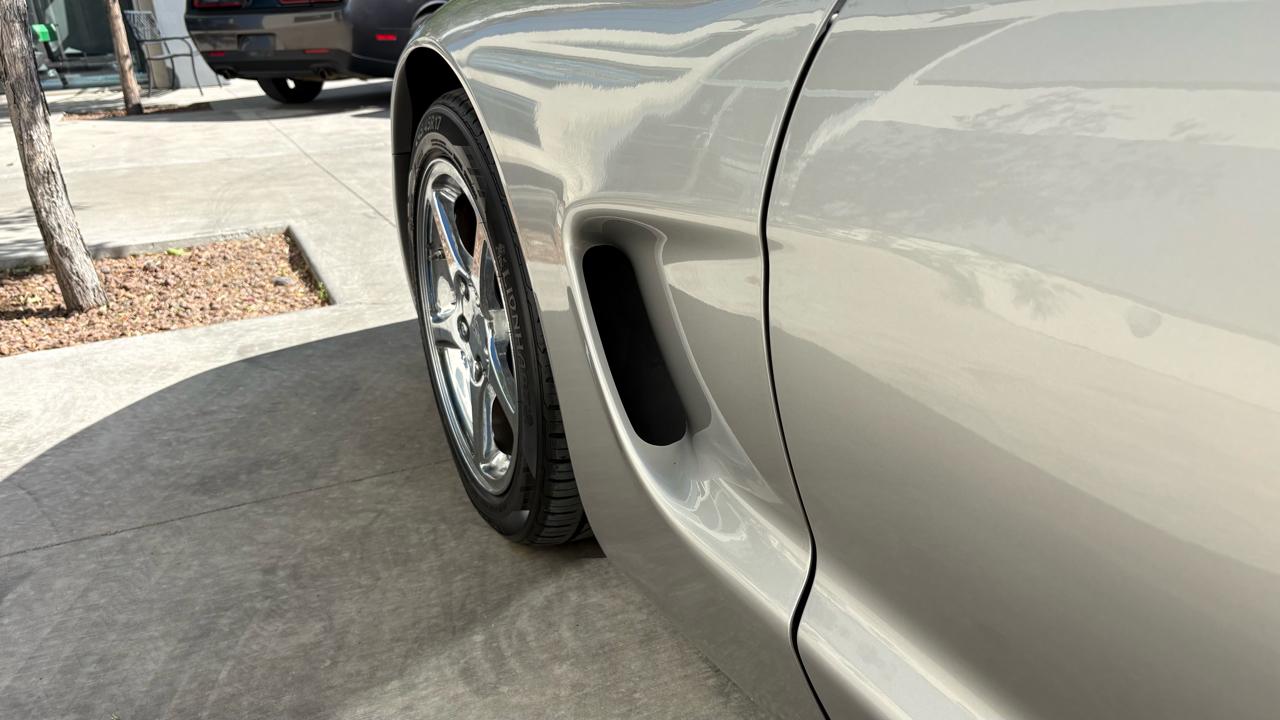 Chevrolet Corvette Coupe 2004