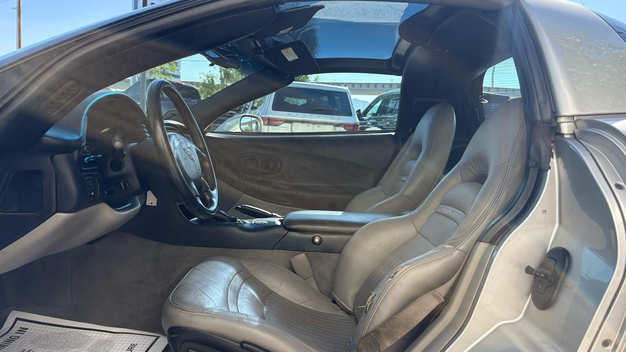 Chevrolet Corvette Coupe 2004
